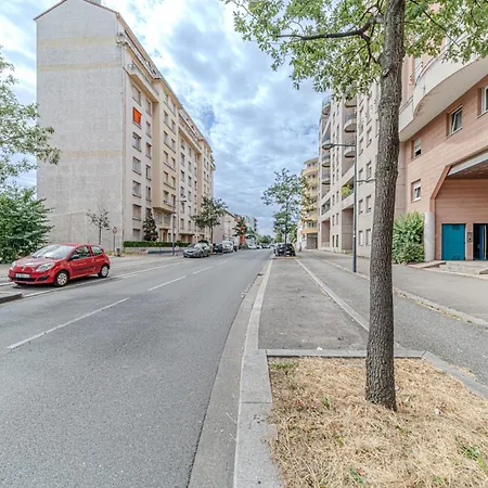 Apartment Le Mistral 4 People With Balcony In