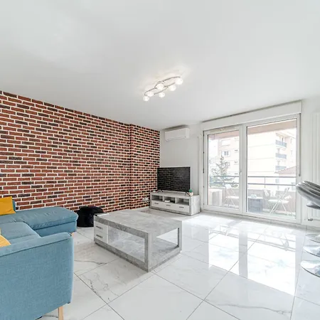 Apartment Le Mistral 4 People With Balcony In Villeurbanne